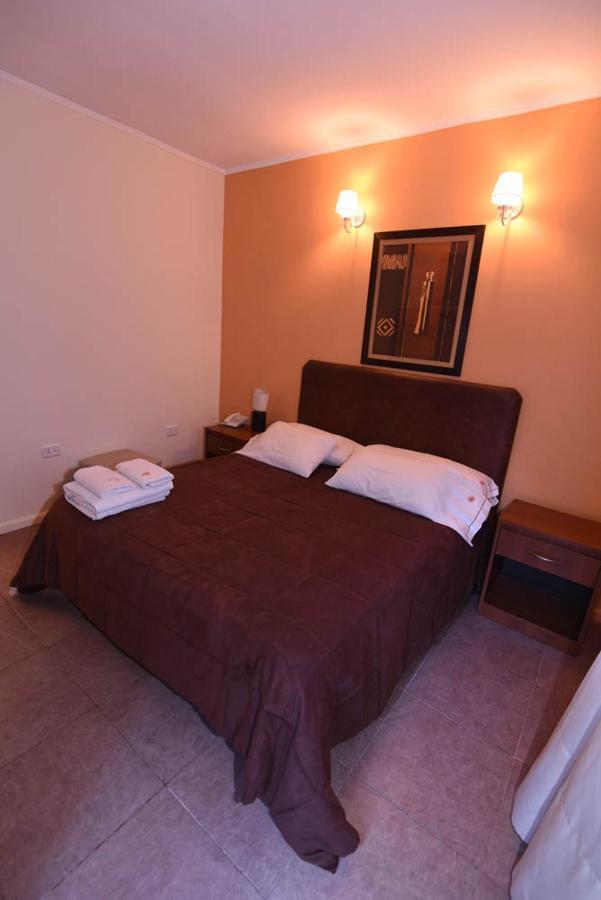 Hotel Aeropuerto Ezeiza Casa De Mr Monte Grande Eksteriør billede